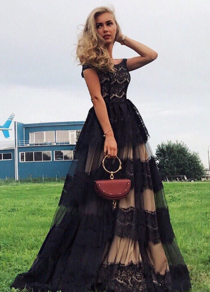 черное выпускное платье