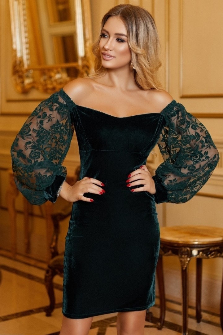 платье футляр черное